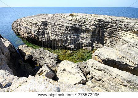 A Rocky Area By The Sea Istanbul, Turkey