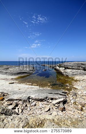 A Rocky Area By The Sea Istanbul, Turkey