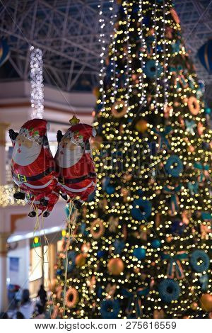 Wafi City Mall, Dubai, United Arab Emirates, December 23, 2018, Christmas Activity In The Mall For T