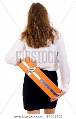 elegant vacker kvinna med presentkort på baksidan, isolerad på vit