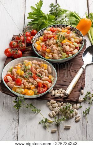 salad with tuna cannellini beans pepper and tomatoes