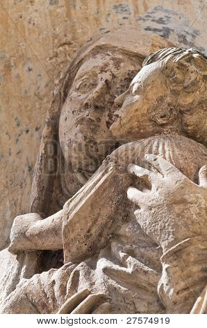 Madonna Marmorstatue.