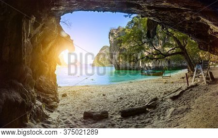 Blue Water At  Lao Lading Island, Krabi Province, Thailand(paradise)