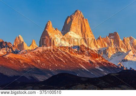 Fitz Roy Sunrise View. Fitz Roy Is A Mountain Near El Chalten In Patagonia, On The Border Between Ar