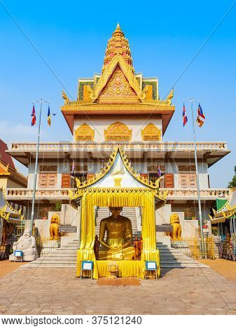 Wat Ounalom Is A Buddhist Temple Located On Sisowath Quay Near The Royal Palace In Phnom Penh In Cam
