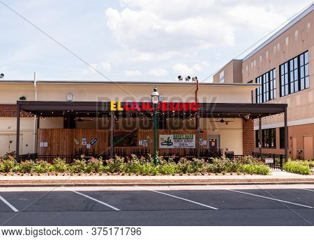 Homestead, Pennsylvania, Usa 7/5/20 El Campesino, A Chain Mexican Restaurant In The Waterfront Shopp