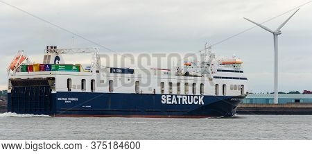 Wallasey, Uk: Jun 3, 2020: Seatruck Progress, A Ro-ro Ferry, Arrives In Liverpool Having Travelled F