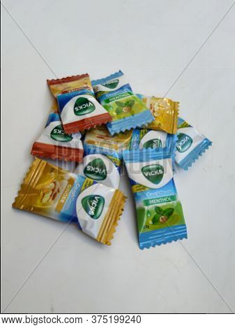 Bangalore, Karnataka/india-jan 25 2020: Pile And Heap Of Different Variety Vicks Cough Drops Like Ho