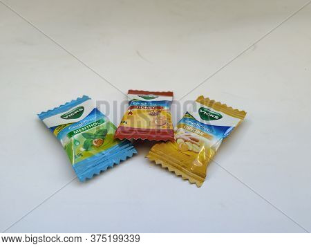 Bangalore, Karnataka/india-jan 25 2020: Pile And Heap Of Different Variety Vicks Cough Drops Like Ho