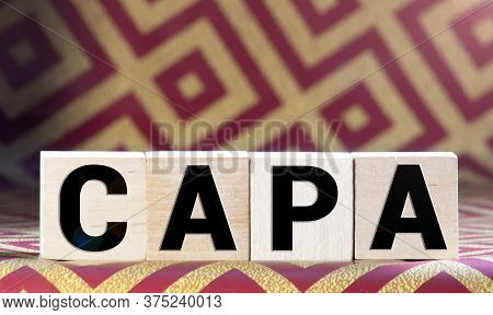 Capa Word Made With Building Blocks, Business Concept