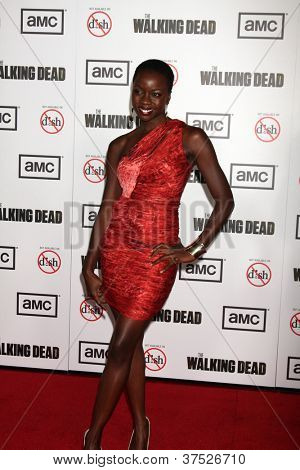 LOS ANGELES - 4 de OCT: Danai Gurira llega a 