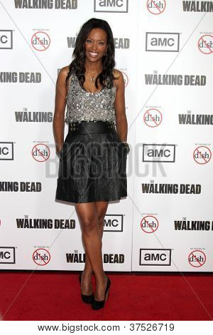 LOS ANGELES - loka 4: Aisha Tyler saapuu 