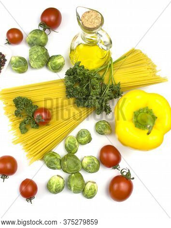 Italian Food. Italian Pasta With Tomatoes And Herbs. Italian Food Food Ingredients. Vids From Above.