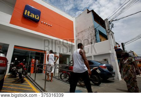 Salvador, Bahia / Brazil - March 20, 2015: Itau Bank Facade In The Cajazeiras Neighborhood In Salvad