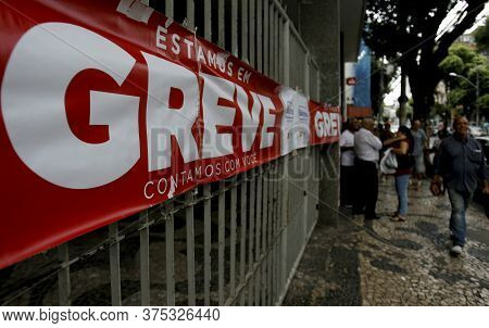Salvador, Bahia / Brazil - September 22, 2016: Banking Strike Informative Poster Is Seen At Bradesco