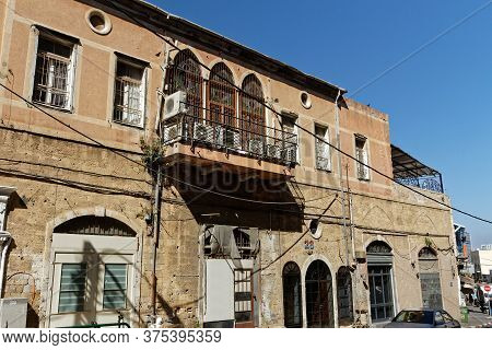 Old Jaffa, Tel Aviv, Israel, Okt5, 2016:old House With Balcony Full Of Air Conditioners.aircos For C