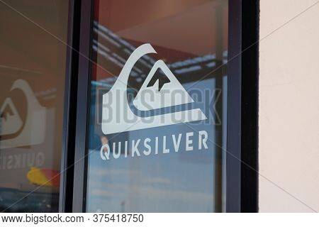Bordeaux , Aquitaine / France - 07 06 2020 : Quiksilver Logo Sign On Windows Surf Wear Clothing Stor