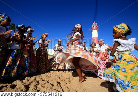 Salvador, Bahia / Brazil - March 2, 2017: Members Of The Cultural Group As Ganhadeiras De Itapua See