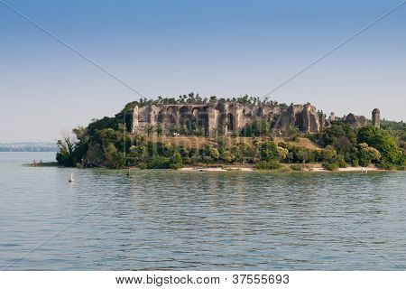 Sirmione, jezero Garda. Itálie