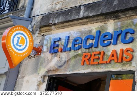 Bordeaux , Aquitaine / France - 07 07 2020 : E.leclerc Relais Logo Text Sign On Wall Store On Superm