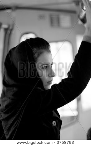 Ongelukkige vrouw In een Bus