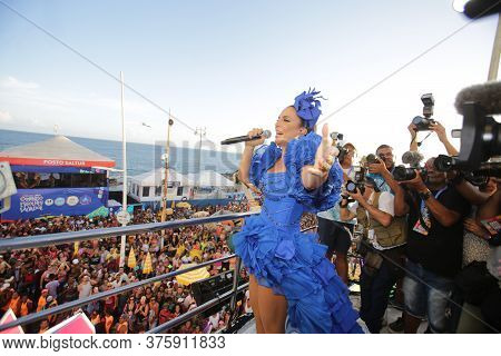 Salvador, Bahia/ Brazil - March 3, 2019: Singer Ivete Sangalo Is Seen During A Carnival Performance 