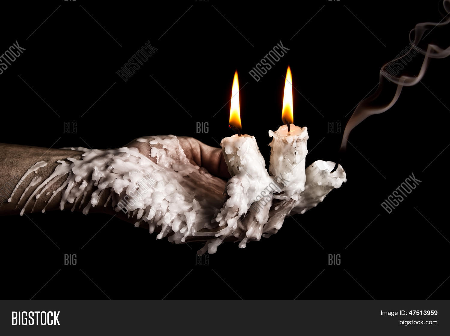 Свеча-цифра 3. Три горящие свечи. Две горящие свечи. Про 3 свечи. Три горящие свечи.