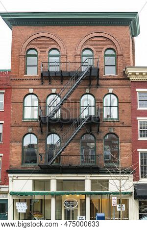 Bangor, Me - Usa - January 10, 2016: Tview Of The Main Street. Example Of Art Deco Architecture.in B