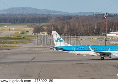 Zurich, Switzerland, January 2, 2023 Klm Royal Dutch Airlines Embraer E190-std Aircraft Is Taxiing T