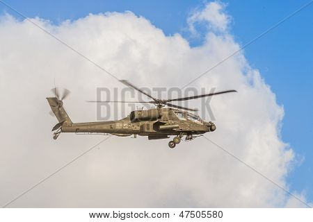 Volo elicottero Apache