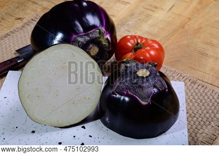 Fresh Ripe Sicilian Purple Globe Violetta Eggplants Vegetables Ready To Cook, Healthy Italian Food