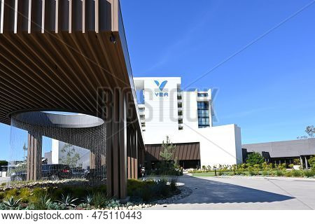 Newport Beach, California - 22 Apr 2023: Oculus At Vea Newport Beach, A Marriott Resort And Spa, In 