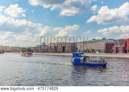 Moscow, Russia - July 23, 2022: Cruise Ship Sails On The Moscow River In Moscow City Center, Popular
