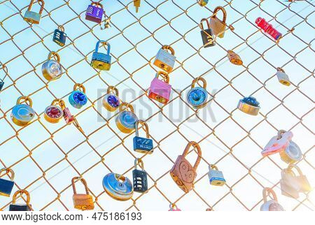 Los Angeles, California - December 19, 2022: Close-up Of The Runyon Canyon Love Locks Fence