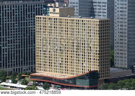Pittsburgh, Usa - June 29, 2013: Wyndham Hotel In Downtown Pittsburgh City. Wyndham Hotels And Resor
