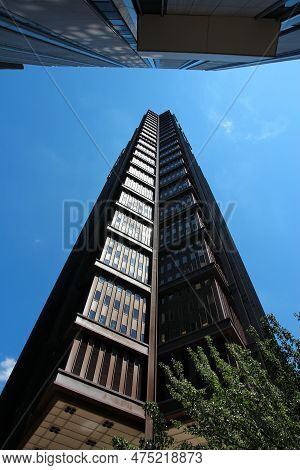 Pittsburgh, Usa - June 29, 2013: Exterior View Of Us Steel Tower Building In Pittsburgh. It Is The T