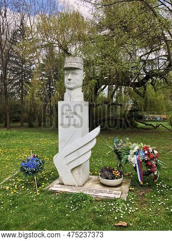 Piestany, Slovakia, April 21, 2023. Monument To Milan Rastislav Stefanik In The City Park.