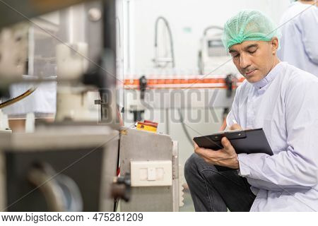 Quality Supervisor Or Food Or Beverages Technician Inspection About Condition Control Food Or Bevera