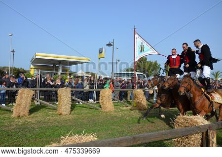 Sant'antioco, Sardinia 04.15.2018: Pariglie In Onor Of Antioco Saint