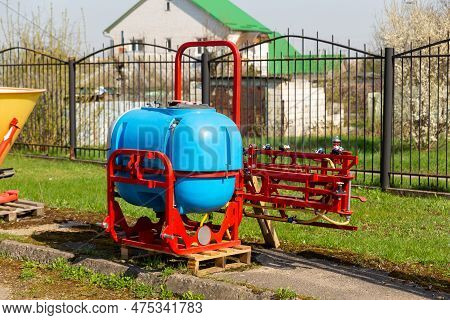 Mounted Sprayer For Mount On Tractor. Equipment For Pest Control And Diseases Of Field Crops By Spra