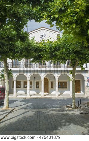 Estremera, Beautiful Little Town In Las Vegas County, Madrid, Spain. Town Hall Building