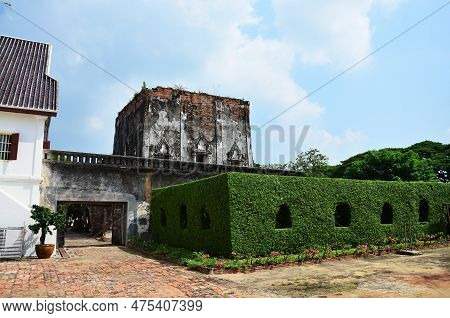 Ancient Ruins Buildings And Antique Architecture Dusit Sawan Thanya Mahaprasat Hall Of King Narai Ra