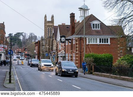 Farnham, England - January 19, 2021: Farnham Town Centre With Buildings And Traffic In Background. E