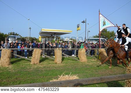 Sant'antioco, Sardinia 04.15.2018: Pariglie In Onor Of Antioco Saint