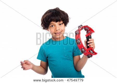 귀여운 혼혈 아이 탬 버린입니다.