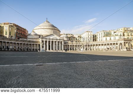 Piazza Del Plabiscito, Named After The Plebiscite Taken In 1860, That Brought Naples Into The Unifie