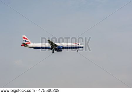 London, England - September 27, 2017: British Airways Airlines Airbus A321 G-euxd Landing In London 