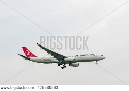 Taipei, Taiwan - November 30, 2017: Turkish Airlines Airbus A330 Tc-jnj Landing In London Heathrow I