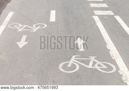 Markings On The Bike Path In The Park. Bike Path Sign. Reversal In Park