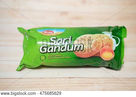 Kaliwungu, Indonesia - 02 May 2023: Chocolate Flavored Wheat Biscuits. Roma Sari Gandum Brand In Gre